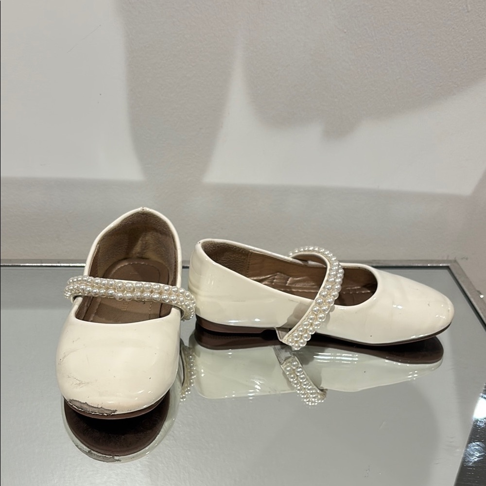 White Dress Shoes with Textured Material and Strap